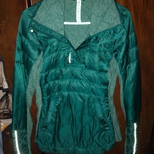 Lululemon down for a run size 6 green